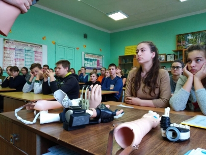 Старшеклассникам в Маревской средней школе рассказали про научные исследования и разработки 